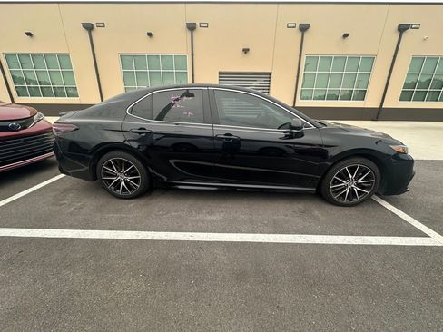 Used 2024 Toyota Camry SE w/ Convenience Package FWD image 2