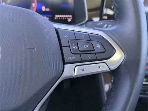 Used 2025 Volkswagen Jetta SE image 30