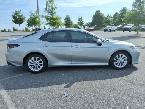 Used 2024 Toyota Camry LE FWD image 4