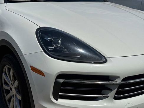 Used 2020 Porsche Cayenne AWD/4WD image 3