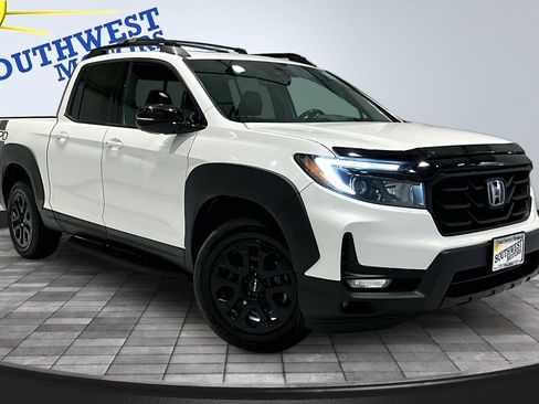 Used 2023 Honda Ridgeline Black Edition image 3