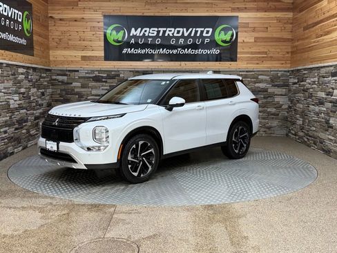 Used 2023 Mitsubishi Outlander SE AWD/4WD image 5