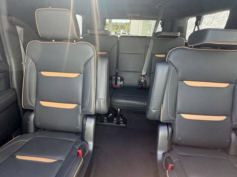 Used 2024 GMC Yukon XL AT4 w/ Technology Package AWD/4WD image 32