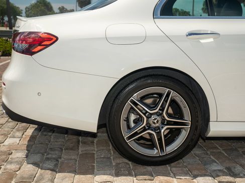 Used 2023 Mercedes-Benz E 350 4MATIC Sedan image 13