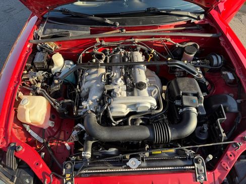 Used 2004 MAZDA MX-5 Miata w/ Convenience Pkg image 17