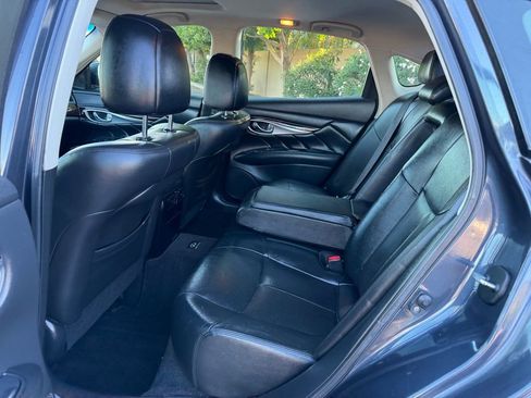 Used 2011 INFINITI M37 w/ Premium Pkg image 22