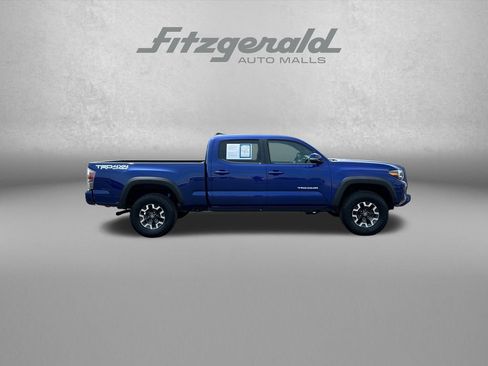 Used 2022 Toyota Tacoma TRD Off-Road w/ TRD Premium Off Road Package AWD/4WD image 9