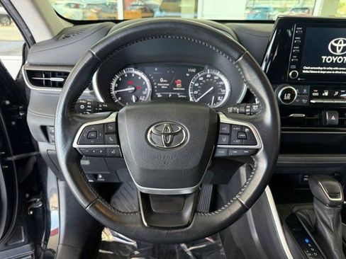 Certified 2022 Toyota Highlander XLE image 27
