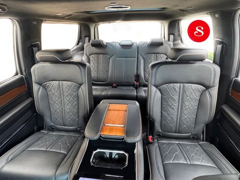 Used 2024 Jeep Grand Wagoneer Series III AWD/4WD image 22
