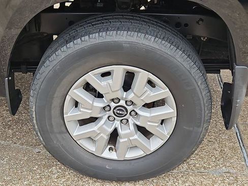 Used 2022 Nissan Frontier SV image 29