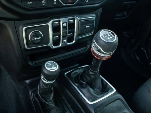 Used 2018 Jeep Wrangler Unlimited Sport S image 15