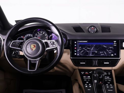Used 2022 Porsche Cayenne Platinum Edition AWD/4WD image 45