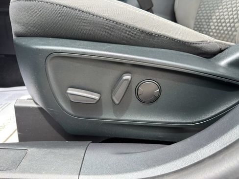 Used 2022 Ford Escape SE w/ SE Sport Appearance Package AWD/4WD image 20