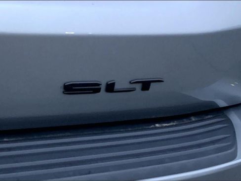 Used 2023 GMC Yukon SLT w/ SLT Premium Package AWD/4WD image 10