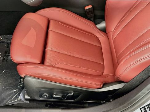 New 2026 BMW 330i xDrive Sedan w/ M Sport Package AWD/4WD image 19