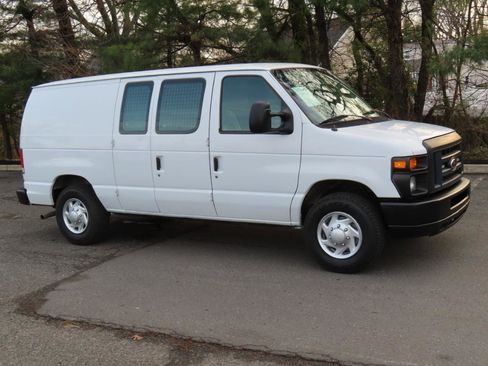 Used 2014 Ford E-150 and Econoline 150 image 6