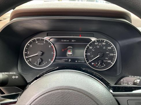 Used 2023 Nissan Rogue SV FWD image 15