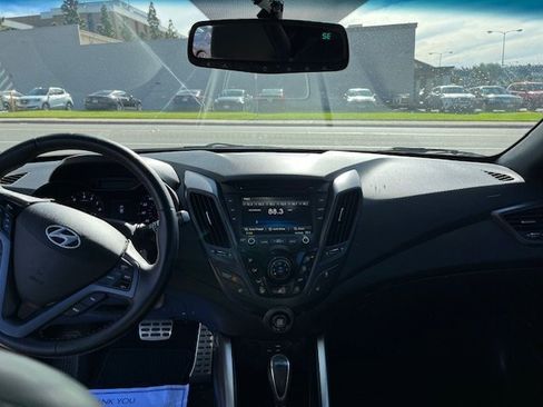 Used 2016 Hyundai Veloster Turbo image 4