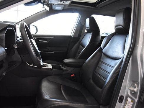 Used 2022 Toyota RAV4 XLE Premium image 22