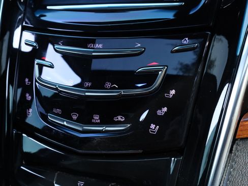 Used 2015 Cadillac Escalade Premium image 11