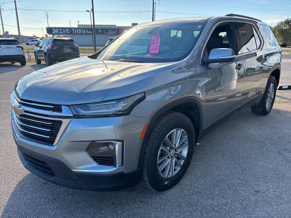 Used 2023 Chevrolet Traverse LT FWD image 7
