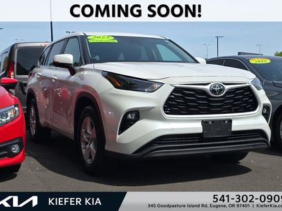 Used 2023 Toyota Highlander LE