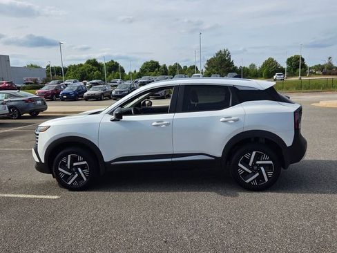 Used 2026 Nissan Kicks SV FWD image 4