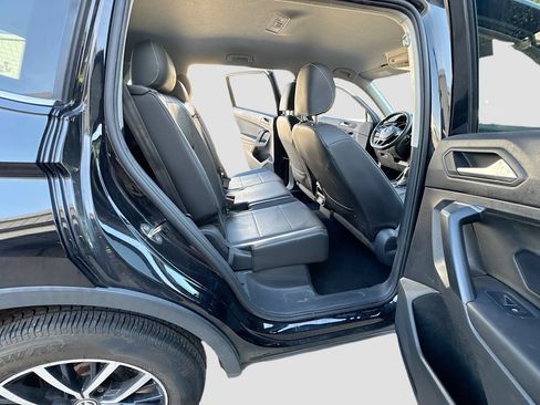 Used 2021 Volkswagen Tiguan SE FWD image 28