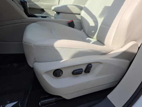 Used 2023 Volkswagen Atlas SE w/ Panoramic Sunroof Package AWD/4WD image 27