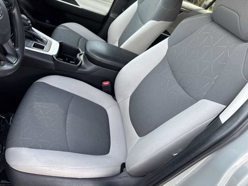 Used 2022 Toyota RAV4 XLE image 15