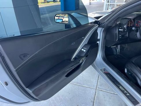 Used 2017 Chevrolet Corvette Stingray Coupe w/ Carbon Flash Badge Package RWD image 4