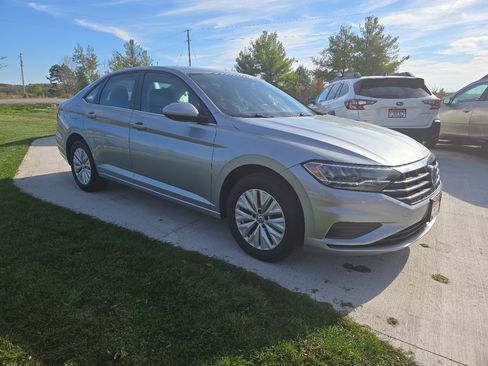 Used 2020 Volkswagen Jetta S w/ Driver Assistance Package image 3