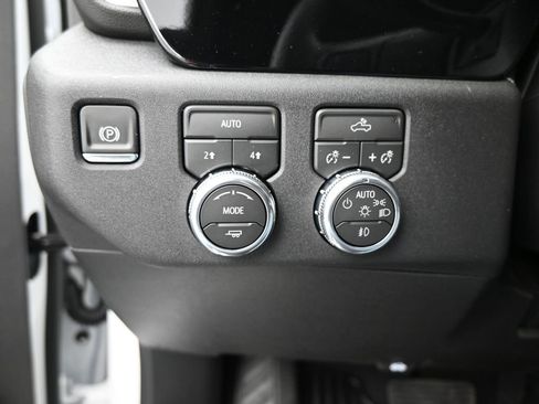 New 2026 GMC Sierra 1500 Elevation image 16