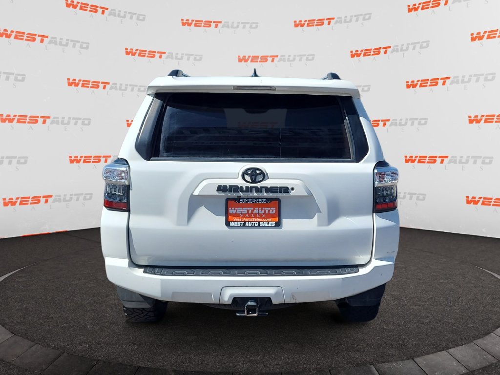 Used 2020 Toyota 4Runner SR5 AWD/4WD image 4