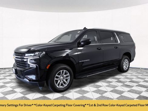 Used 2022 Chevrolet Suburban LT AWD/4WD image 16