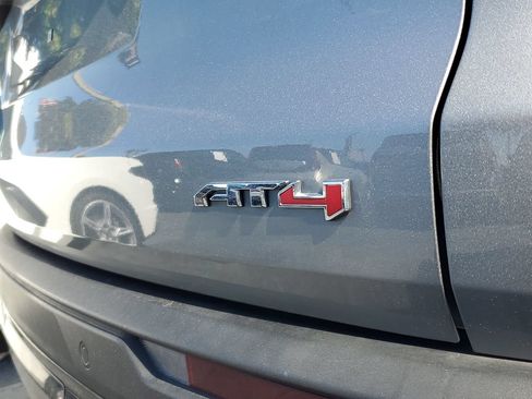Used 2025 GMC Acadia AT4 AWD/4WD image 8
