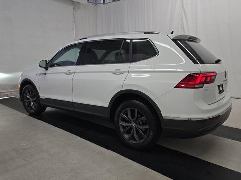 Used 2022 Volkswagen Tiguan SE w/ Panoramic Sunroof Package image 6