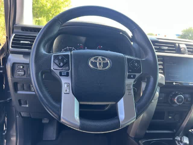 Used 2022 Toyota 4Runner SR5 AWD/4WD image 17