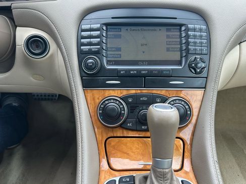 Used 2008 Mercedes-Benz SL 550 image 30