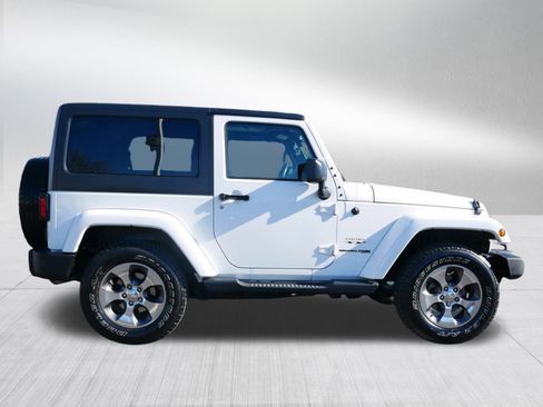 Used 2018 Jeep Wrangler Sahara w/ Connectivity Group image 8