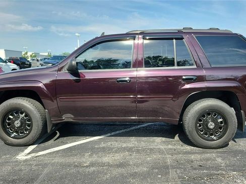 Used 2008 Chevrolet TrailBlazer LT w/ Sun And Sound Package AWD/4WD image 5