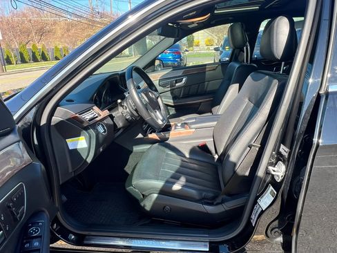 Used 2013 Mercedes-Benz E 550 4MATIC Sedan image 27