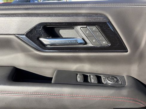 Certified 2025 GMC Yukon AT4 Ultimate AWD/4WD image 23