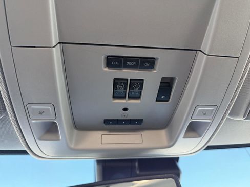 Used 2019 Chevrolet Silverado 2500 High Country w/ Duramax Plus Package image 12