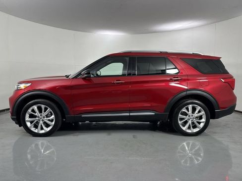 Used 2022 Ford Explorer Platinum w/ Technology Package AWD/4WD image 32