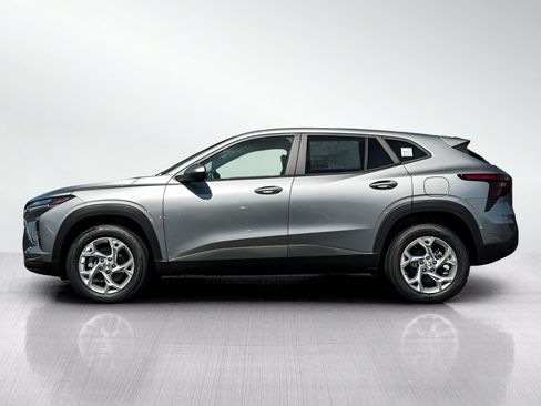 New 2026 Chevrolet Trax LS w/ LS Convenience Package FWD image 4