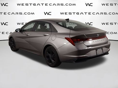 Used 2022 Hyundai Elantra Blue FWD image 43
