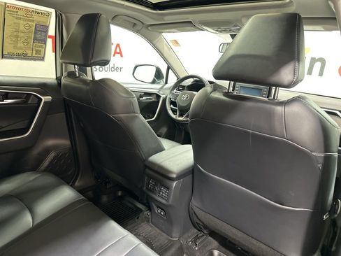 Used 2020 Toyota RAV4 XLE Premium image 14