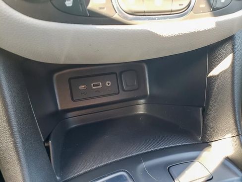 Used 2023 Chevrolet Equinox LT w/ Driver Convenience Package image 16