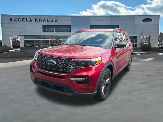 Used 2021 Ford Explorer XLT w/ Equipment Group 202A RWD image 3